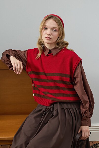 Ceylan Otantik Red Line Detailed Sweater