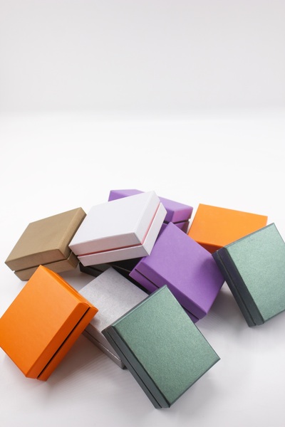 carton box Takı Kolye Kutusu Süngerli 10'lu karma renkli Paket 7 cm X 9 cm X 3,4 cm