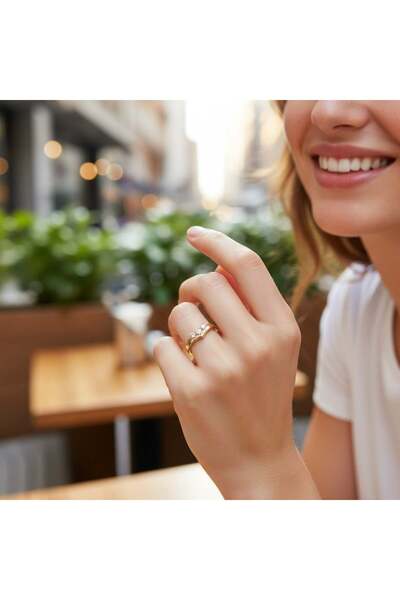 toptanhanem خاتم من الفولاذ الذهبي المقاوم للبهتان - تصميم عصري مع حجر الزركون القابل للتعديل