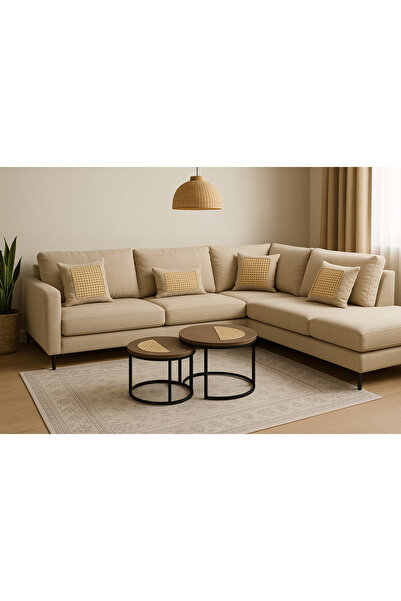 Un A set of coffee tables with an elegant design and perforated wood that adds a luxurious touch to your living room.