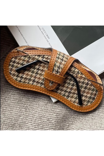 Lilly أوبورن – حافظة النظارات