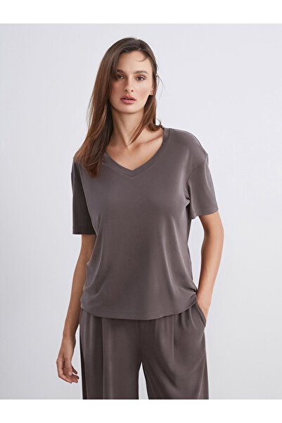 LC Waikiki Kahverengi V Yaka Modal Karışımlı Oversize Kadın Tişört