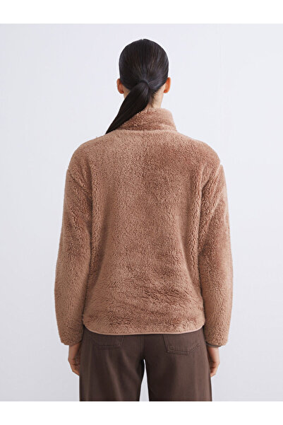 LC Waikiki UZG Store'dan Stilinizi Oluşturun | Dik Yaka Kadın Pelüş Hırka