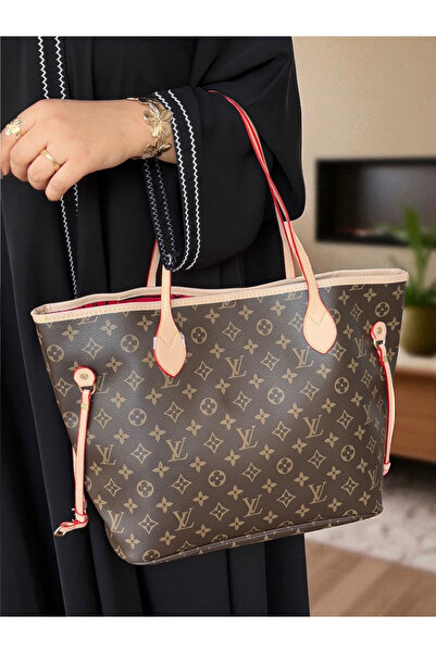 Generic Shoulder bag with accessories