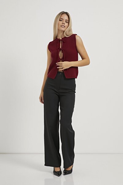 Arma Life Women's Basic Burgundy Crop Knit Vest with Tie Detail