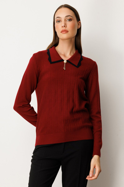 ON سترة تريكو مع تفاصيل إكسسوارات على الرقبة