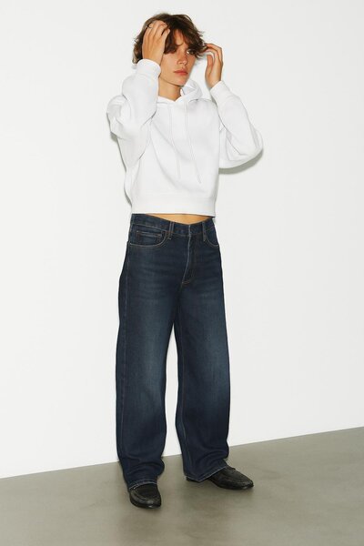 HAKKE Three Thread Hooded Crop Sweat