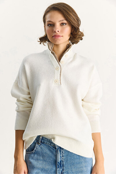 Bianco Lucci Women's 2-Patch Button Detailed Knitwear Sweater Tk251023 60284092