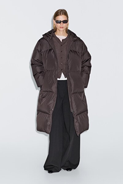 Massimo Dutti Su itici kapüşonlu uzun şişme mont