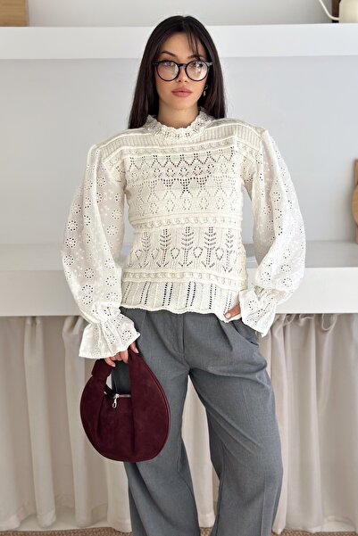 FEMELLE Λευκή μπλούζα πλεκτή με λεπτομέρεια φιστό με βελονιά, κανονικό μέγεθος