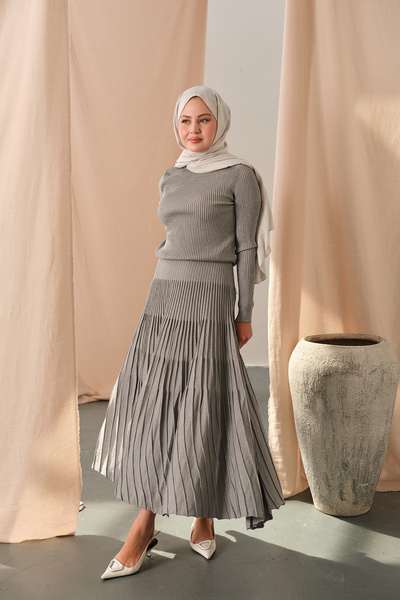 LOCCO Жіноче плаття з деталями Сіре