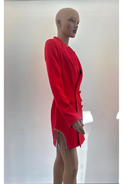 MODEL Kırmızı taş detaylı şık ceket