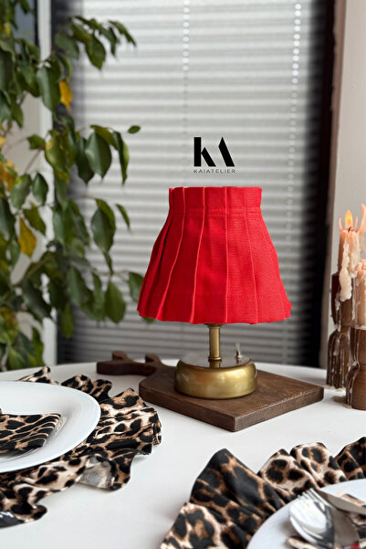 KaiAtelier LovelyRed Keten Fırfırlı Kablosuz Masa Lambası / Vintage Gold Ayak