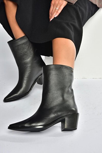 Fox Shoes V654082003 Siyah Hakiki Deri Alçak Topuklu Kadın Bot