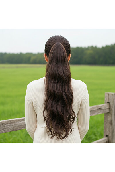 Afrodit Giyim ذيل حصان مموج بإبزيم / بني كراميل