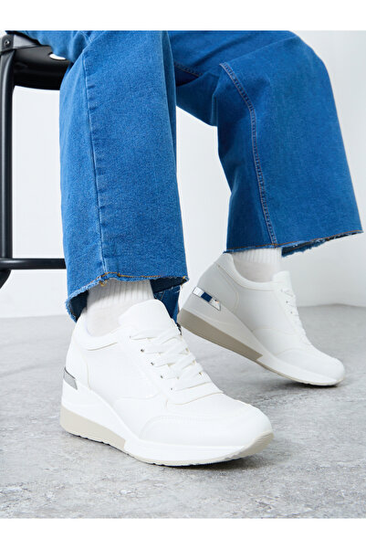 Styli أحذية رياضية مزخرفة بأربطة