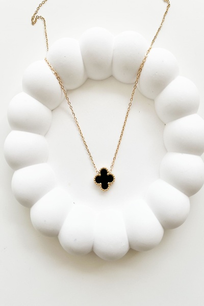 Pretty Siyah Taşlı Gold Kolye