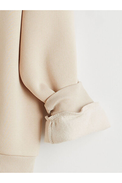 LC Waikiki Sparkling Choices from Shining Store |   Crew Neck Girls' Sweatshirt