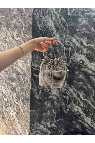 Lovely butik حقيبة نسائية مطرزة بالأحجار مع تفاصيل دائرية ورباط قابل للتعديل