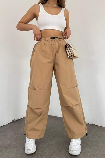 FashionForYou Γυναικείο παντελόνι Force, σε γραμμή cargo, oversized, με ρυθμιζόμενο κορδόνι περίσφιξης στη μέση και στο κάτω μέρος του μπατζακιού, καφέ