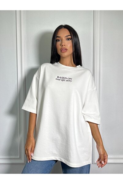 CC STORE Tricou oversized „Based on real life story”, cu imprimeu minimalist ...