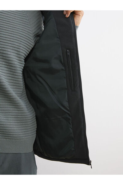 LC Waikiki Sparkling Choices from Shining Store |   Slim Fit Stand Collar Men's Puffer Vest