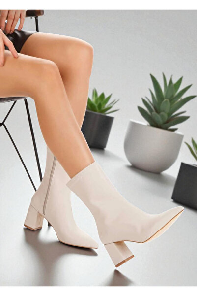 Adesso Store Yeni Sezon Bej Sivri Burun Blok Topuklu Fermuarlı Kadın Bot – Günlük & Ofis Şıklığı