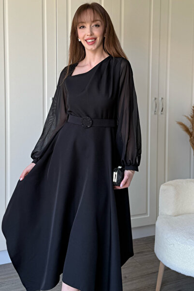 Dilay Gökoğlu Butik Kolları Tül Detaylı Kemerli Taşlı Siyah Elbise