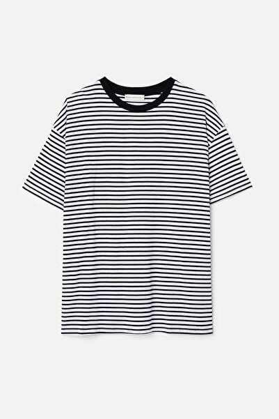 Mudo تي شيرت مخطط بياقة دائرية