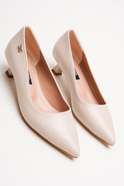 AleWomen حذاء نسائي من Doss مصنوع من الجلد البيج بكعب منخفض 4 سم ومقدمة مدببة...