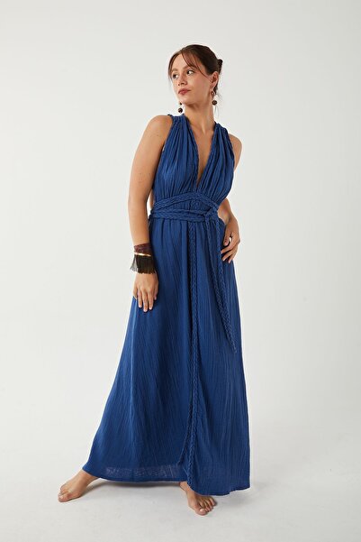 CAN ÇAPAR فستان نسائي من قماش الموسلين بفتحة ظهر وتفاصيل مشقوقة