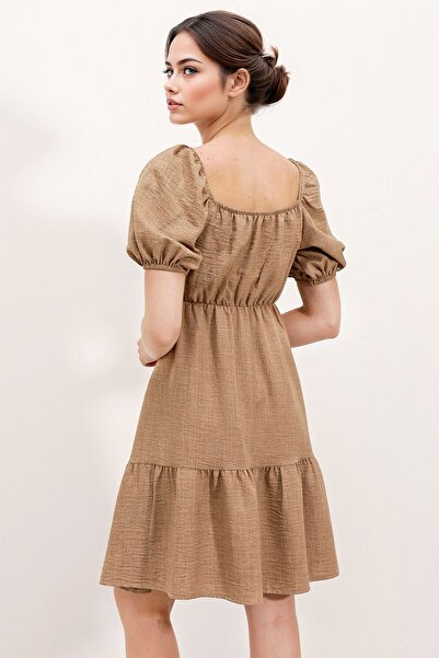 Hiccup BDART къса мини рокля с колан и квадратна деколте