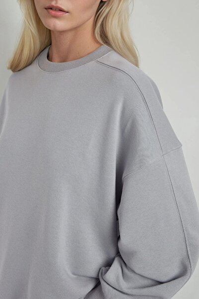 Hiccup Relaxed Fit Round Neck Stitching Detailed Knitted Sweatshirt