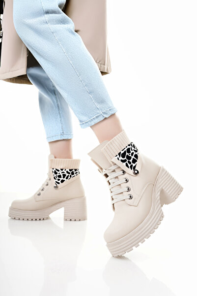 moda sara Γυναικείες μπότες με μπεζ σχέδιο ζέβρας με λεπτομέρεια με αγκράφα στο λαιμό