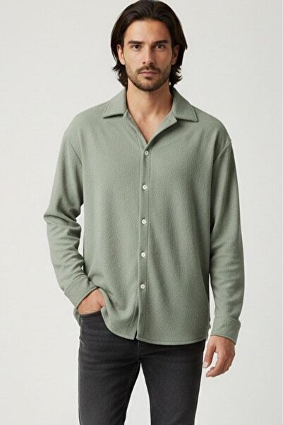 NO 601 Мъжка риза от зелена креп плат с овърсайз кройка