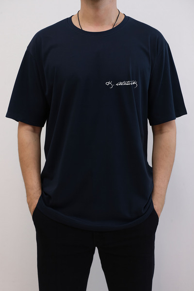 MODA Μπλουζάκι Mustafa Kemal Atatürk İmza B με τύπωμα με λαιμόκοψη ποδηλάτου ...