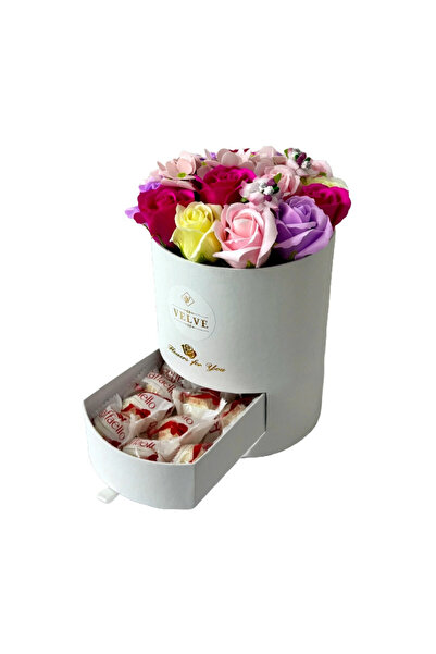 velve Aranjament floral in cutie rotunda, cu 15 trandafiri din sapun , horten...