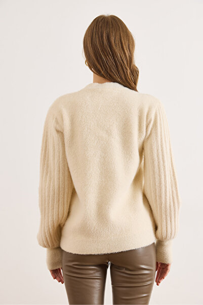 Olalook Kadın Ekru Taş Detaylı Yumuşak Dokulu Sakal Kazak KZK-19001000