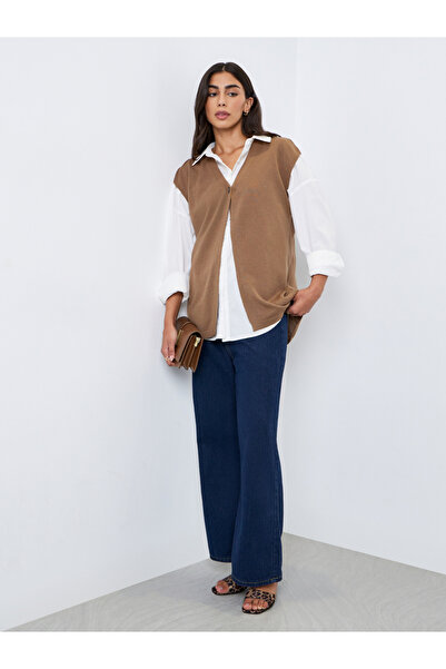 Styli Khaki Sleeveless Knit Top with Button