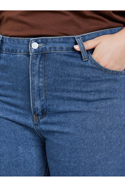 Styli Plus Size Mid Rise Wide Leg Jeans