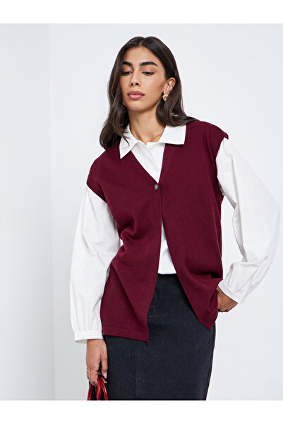 Styli Burgundy Sleeveless Knit Top with Button