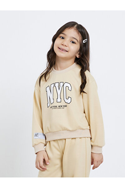 Styli Girls Beige NYC Print Sweatshirt and Joggers Set