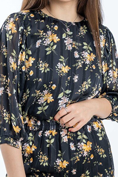 mica بلوزة بأكمام منتفخة مزينة بالزهور