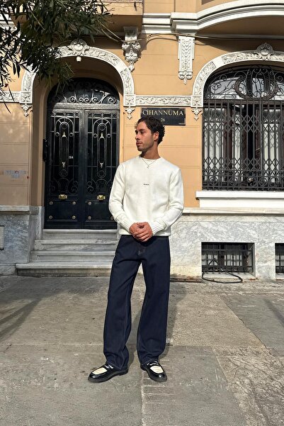 Flaw Wear Silence Embroidered Sweater