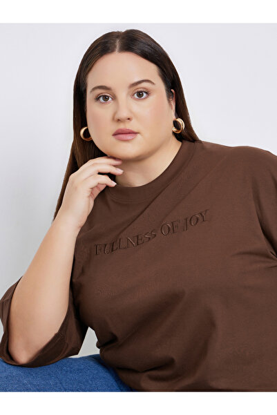 Styli Plus Size Brown Embroidered Slogan T-Shirt