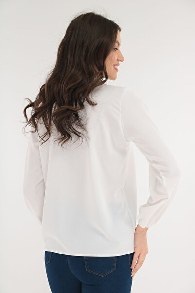 Trend Land Μονόχρωμη λευκή μπλούζα με φουλάρι στο ντεκολτέ