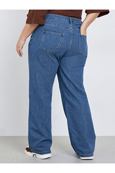 Styli Plus Size Mid Rise Wide Leg Jeans