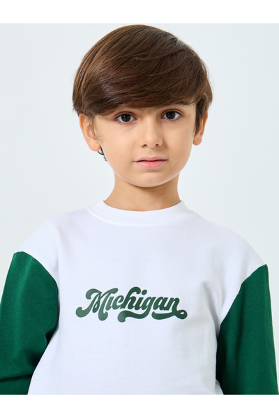 Styli Boys Printed Sweatshirt and Joggers Set