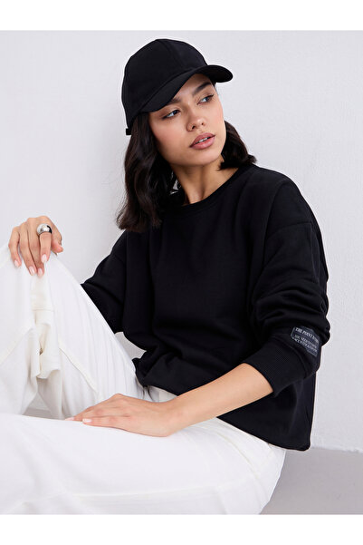 Styli سويت شيرت نسائي قصة فضفاضة مع تفاصيل شارة