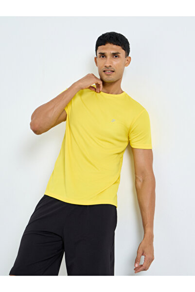 Styli Textured T-Shirt and Shorts Sports Fitness Set